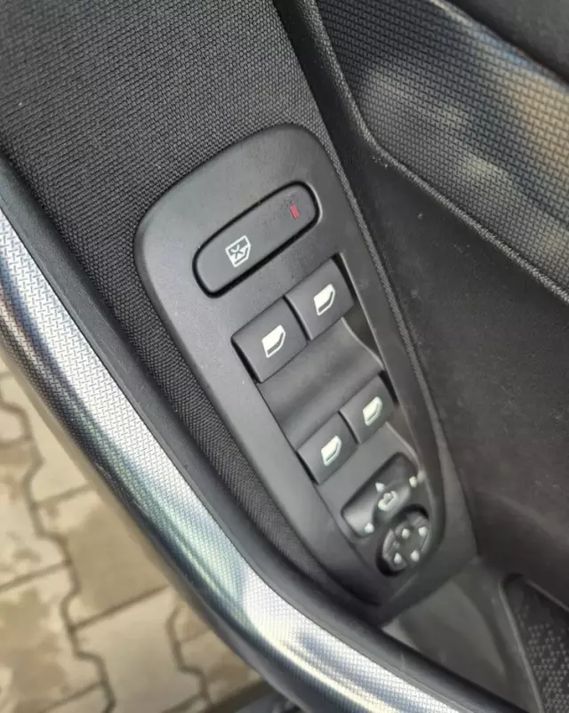 PEUGEOT 2008 1.2 Pure Tech Crossway S&S EAT6