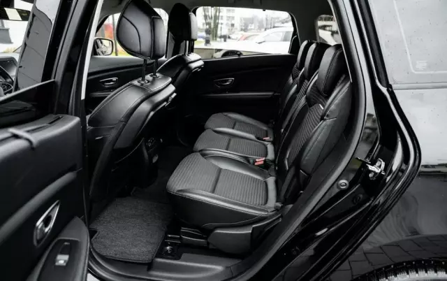 RENAULT Grand Scenic 