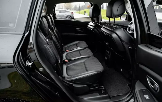 RENAULT Grand Scenic 