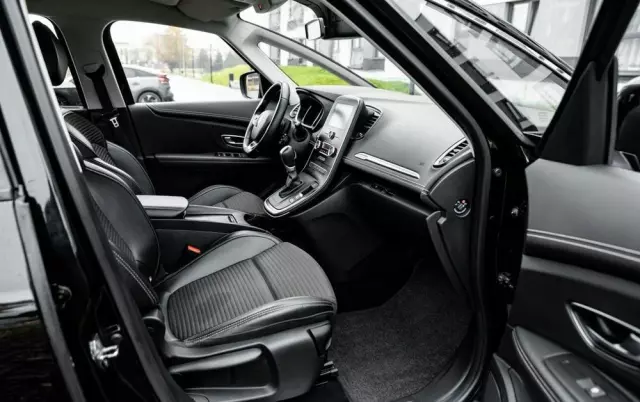 RENAULT Grand Scenic 