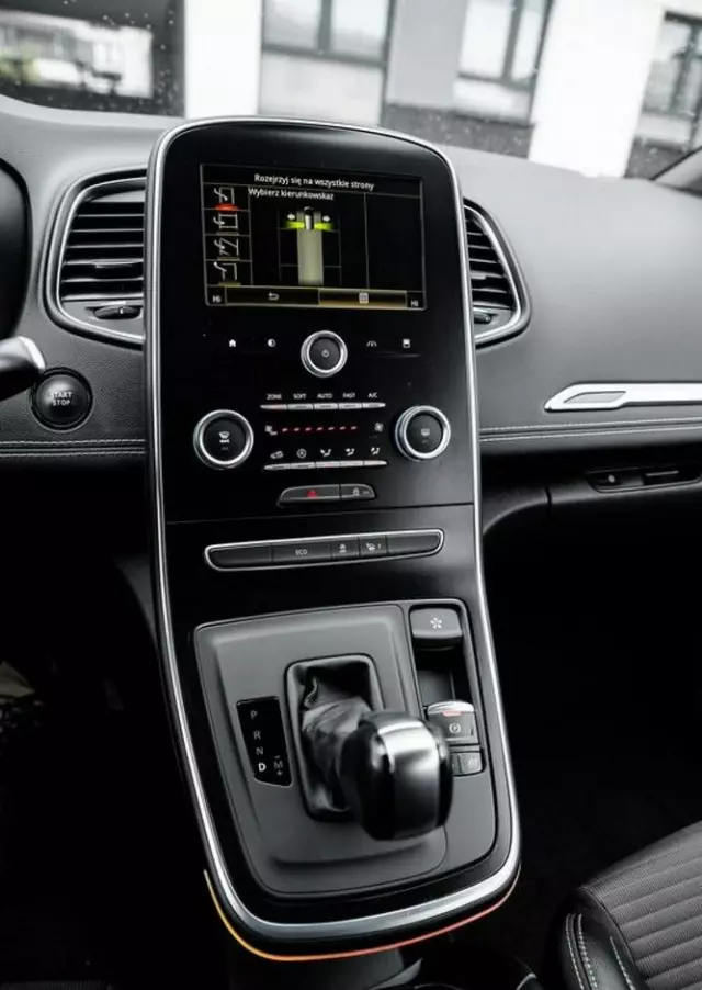 RENAULT Grand Scenic 