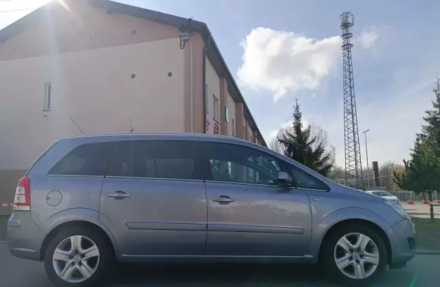 OPEL Zafira 