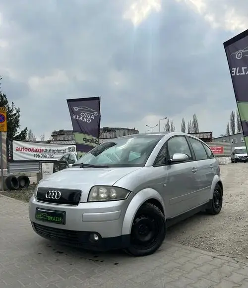 AUDI A2 