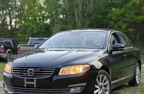 VOLVO S80 