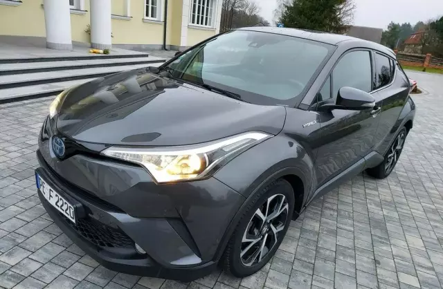 TOYOTA C-HR 