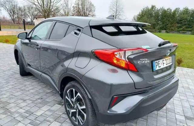 TOYOTA C-HR 