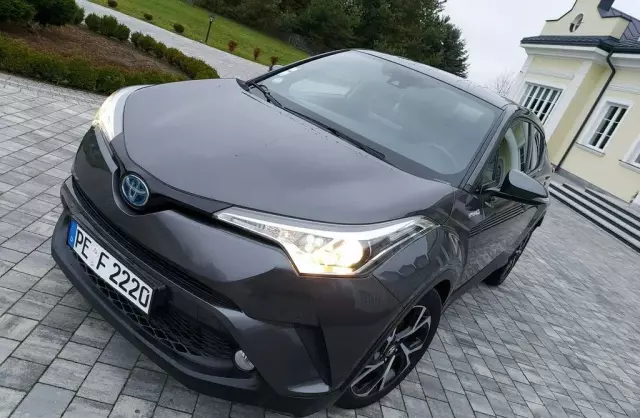 TOYOTA C-HR 