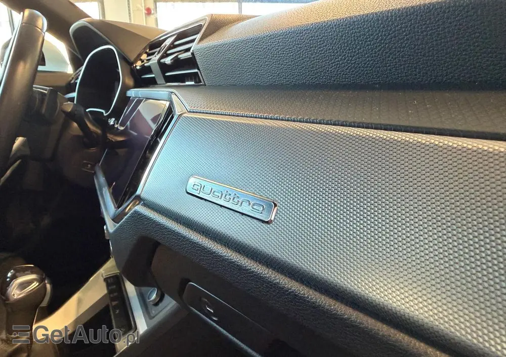 AUDI Q3 45 TFSI Quattro S tronic advanced