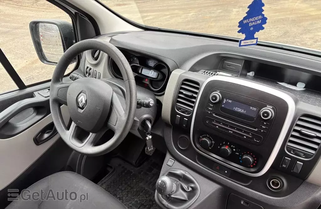 RENAULT Trafic 
