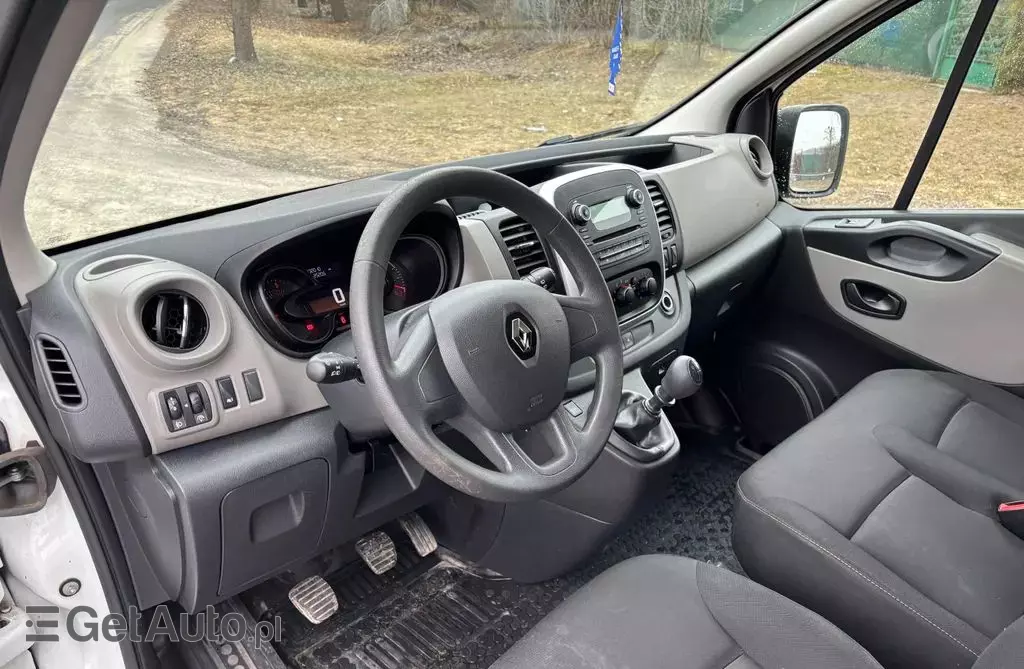 RENAULT Trafic 