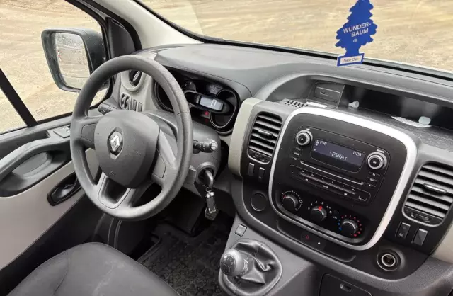 RENAULT Trafic 