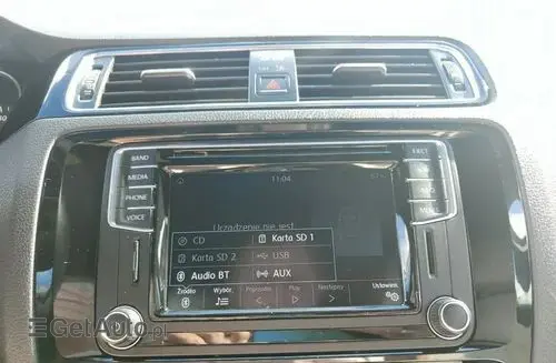 VOLKSWAGEN Jetta 