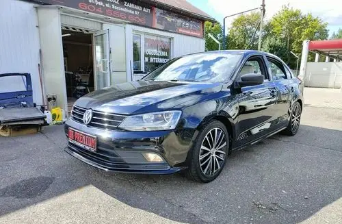 VOLKSWAGEN Jetta 