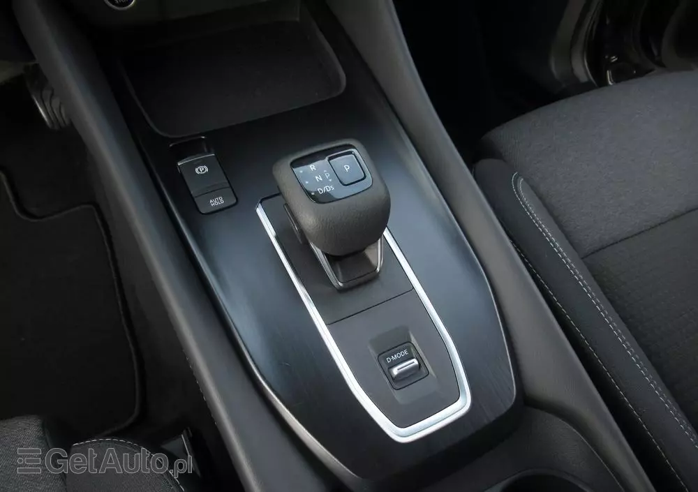 NISSAN Qashqai 1.3 DIG-T N-Connecta DCT