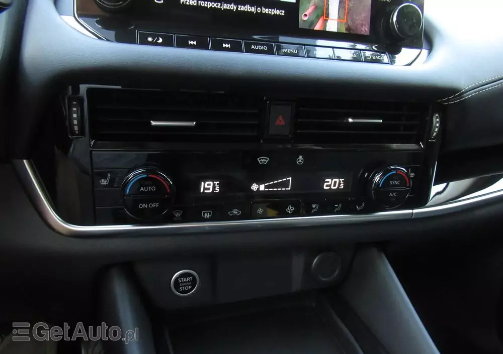 NISSAN Qashqai 1.3 DIG-T N-Connecta DCT