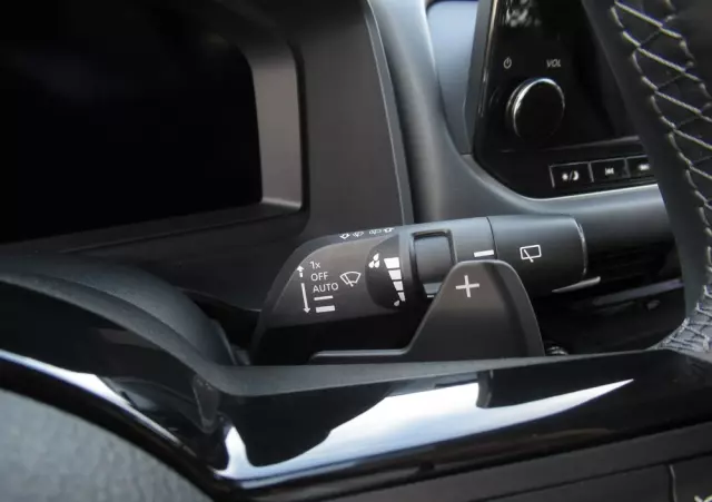 NISSAN Qashqai 1.3 DIG-T N-Connecta DCT