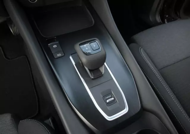 NISSAN Qashqai 1.3 DIG-T N-Connecta DCT