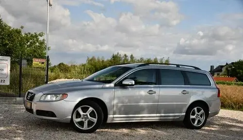 VOLVO V70 