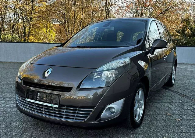 RENAULT Grand Scenic 