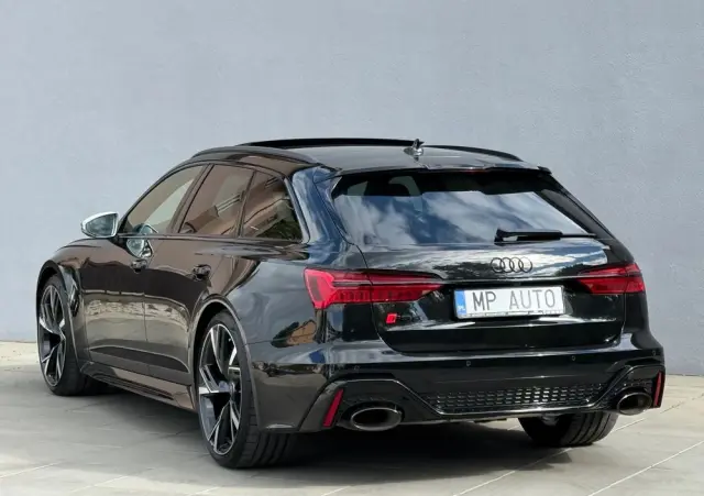AUDI RS6 Avant 