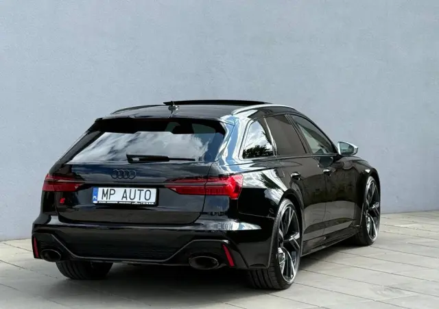AUDI RS6 Avant 