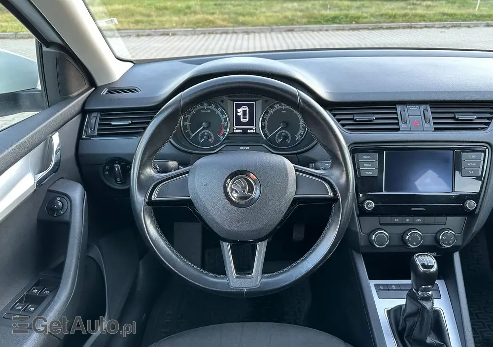 SKODA Octavia 