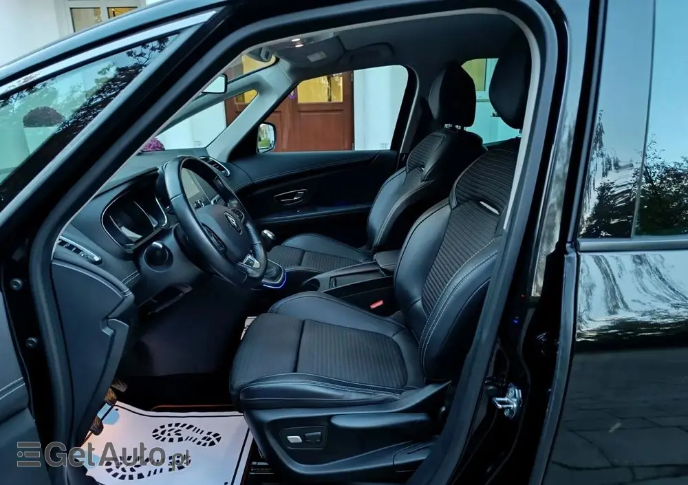 RENAULT Grand Scenic BLUE dCi 120 BLACK EDITION