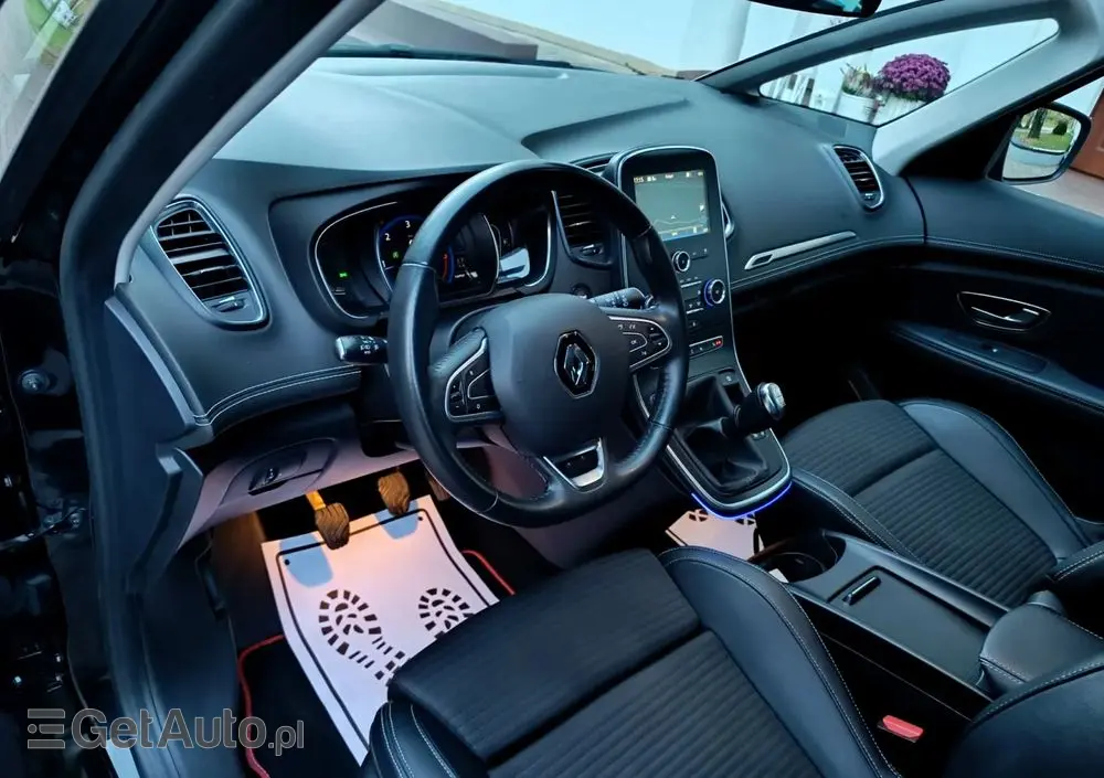 RENAULT Grand Scenic BLUE dCi 120 BLACK EDITION