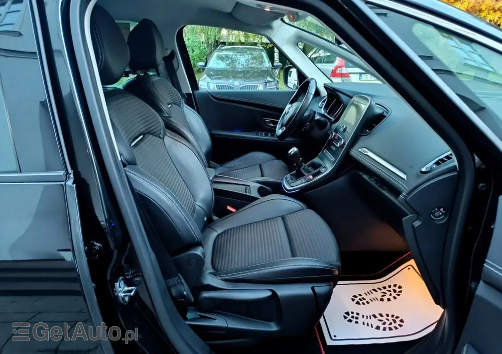 RENAULT Grand Scenic BLUE dCi 120 BLACK EDITION