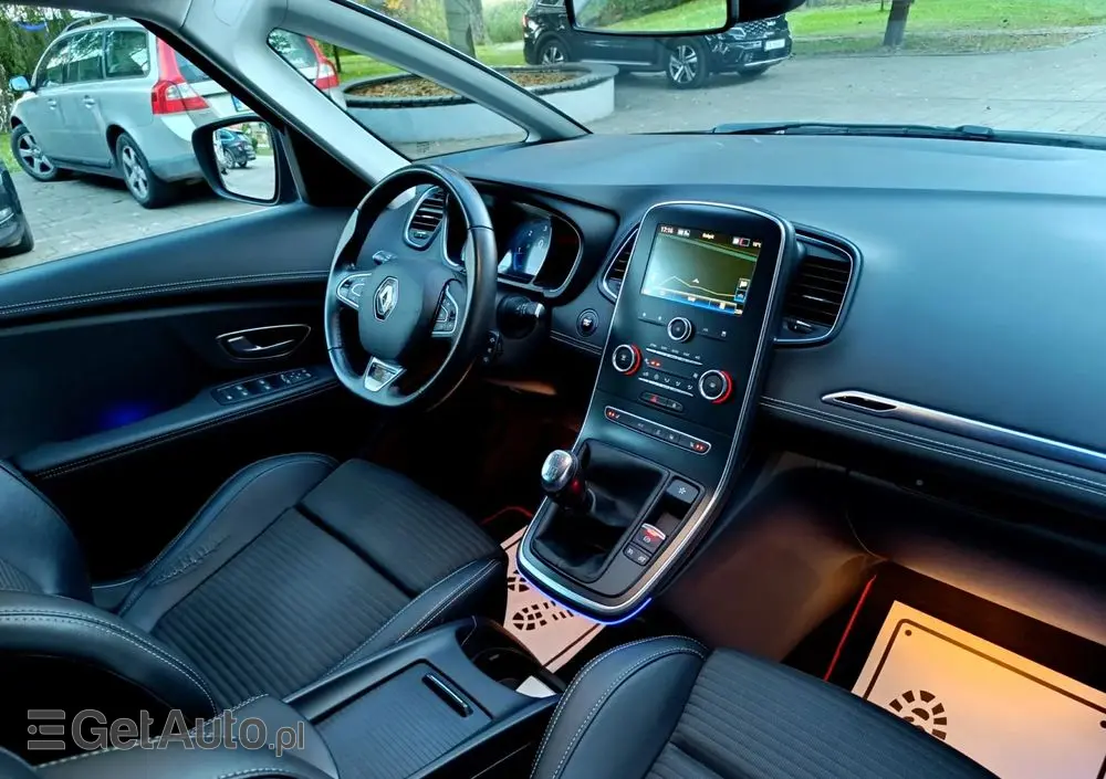 RENAULT Grand Scenic BLUE dCi 120 BLACK EDITION