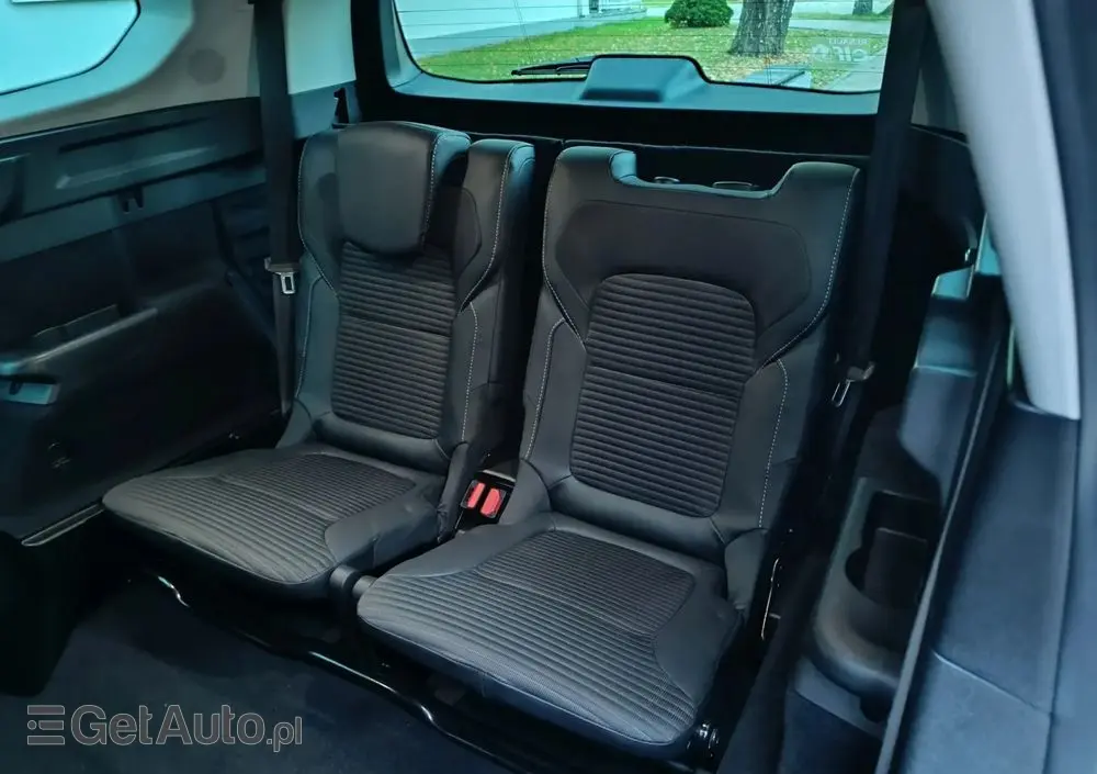 RENAULT Grand Scenic BLUE dCi 120 BLACK EDITION