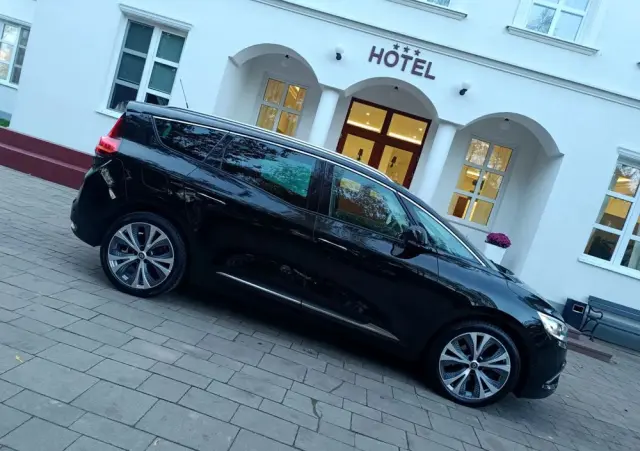 RENAULT Grand Scenic BLUE dCi 120 BLACK EDITION