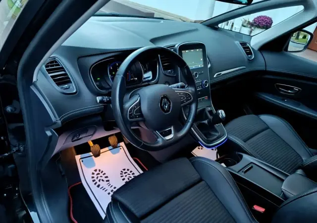 RENAULT Grand Scenic BLUE dCi 120 BLACK EDITION