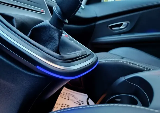 RENAULT Grand Scenic BLUE dCi 120 BLACK EDITION