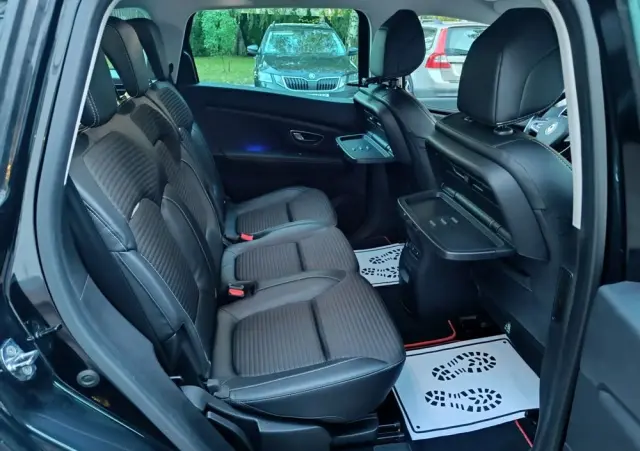 RENAULT Grand Scenic BLUE dCi 120 BLACK EDITION