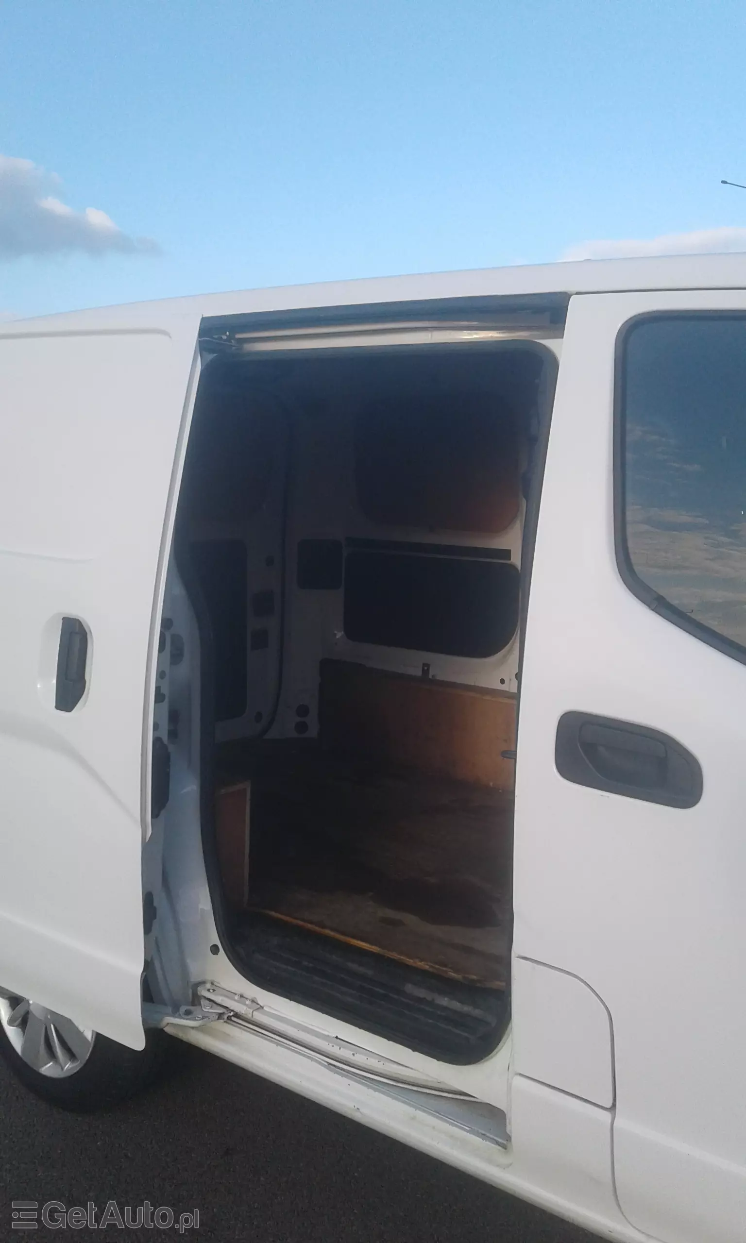 NISSAN NV200 
