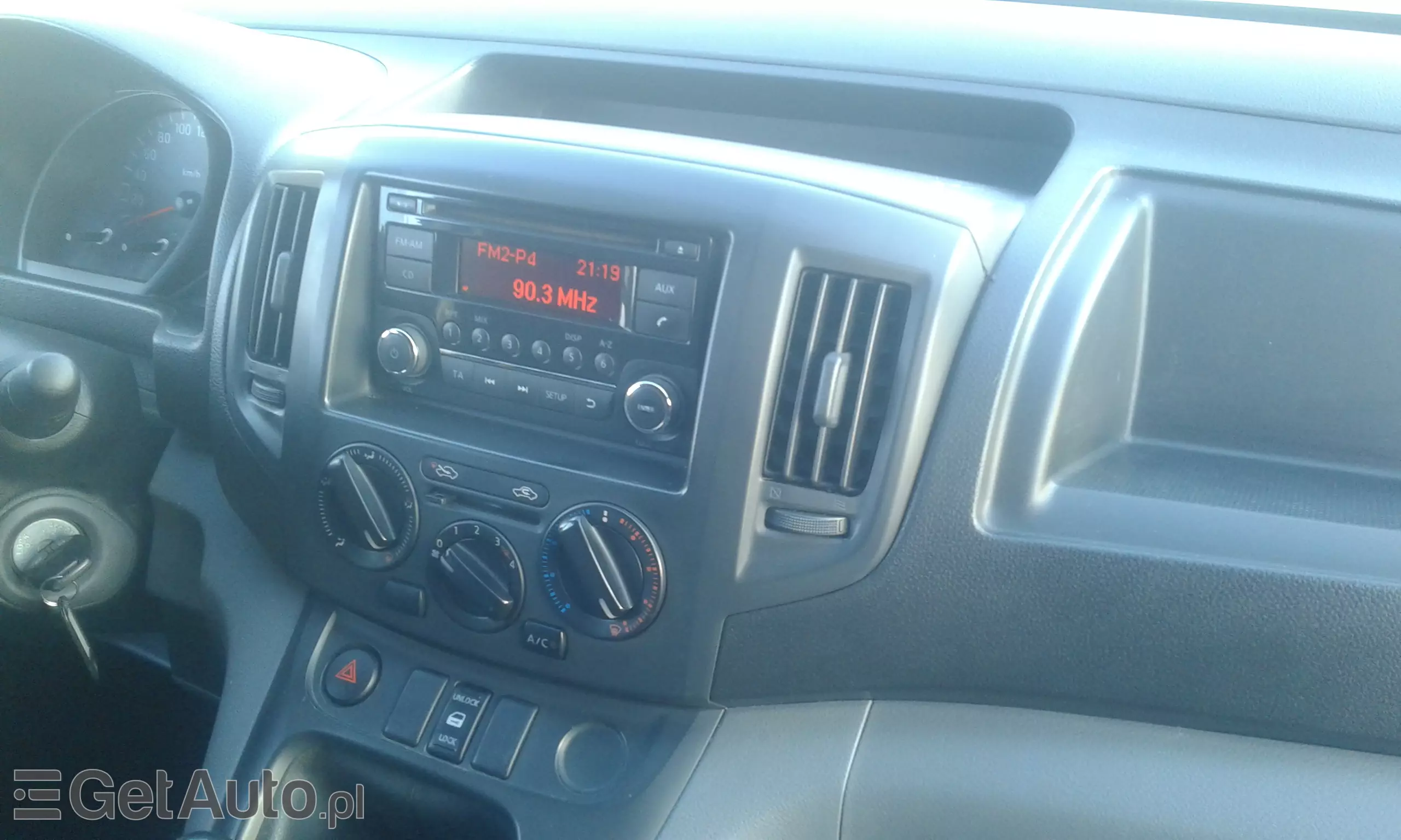 NISSAN NV200 