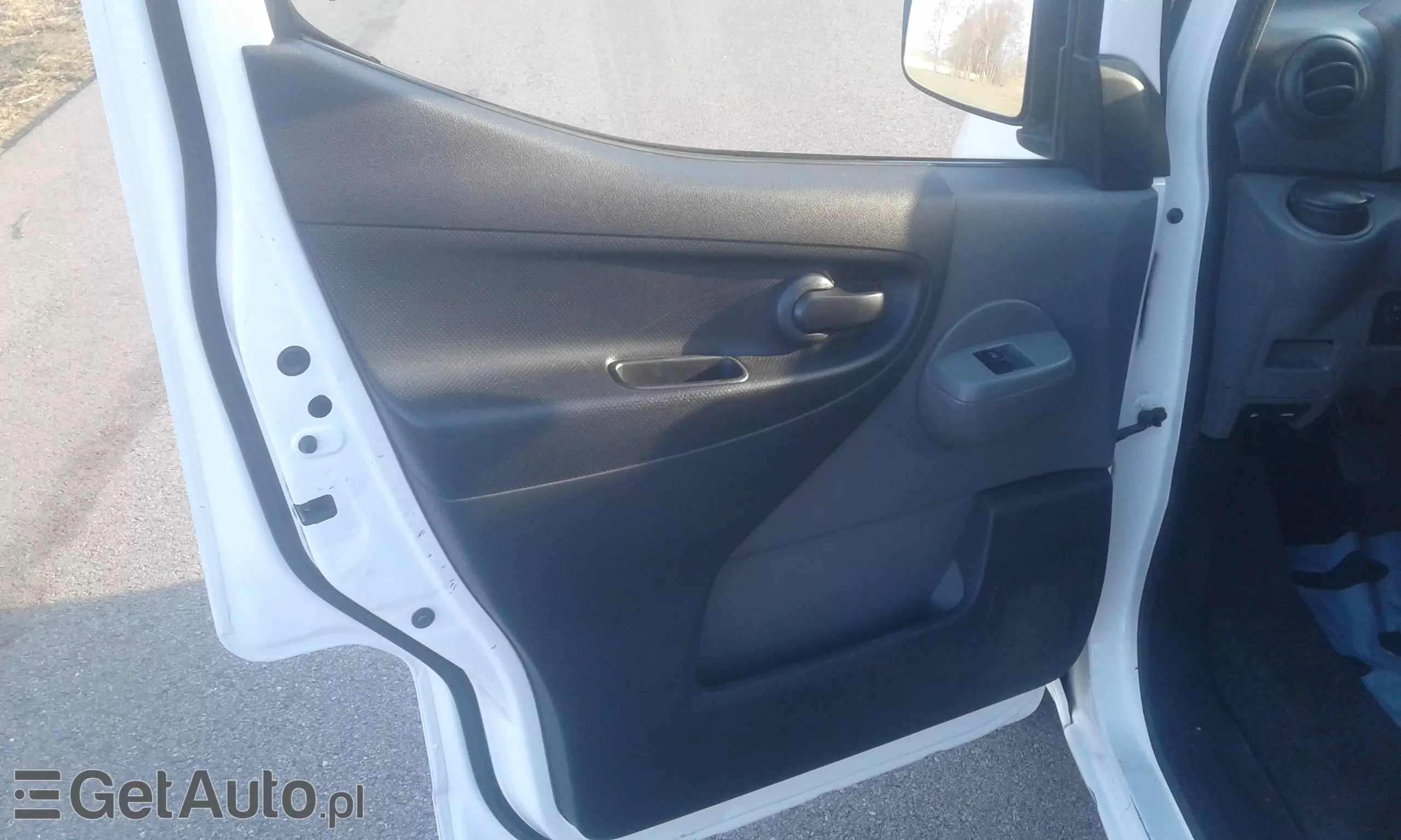 NISSAN NV200 