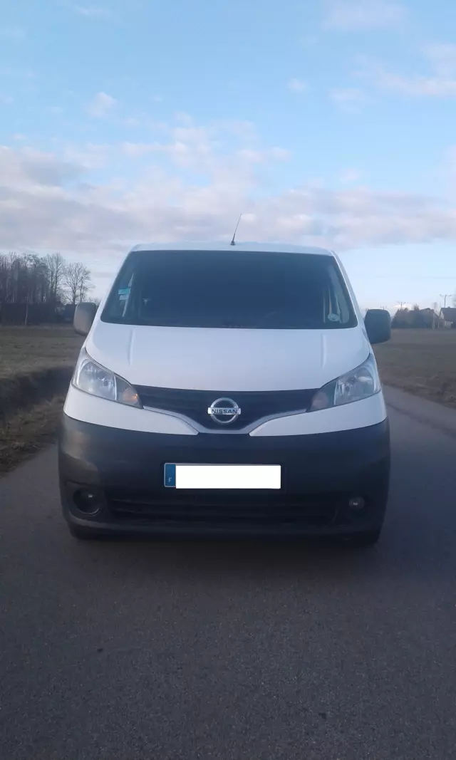 NISSAN NV200 