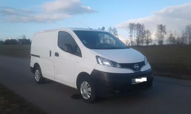 NISSAN NV200 