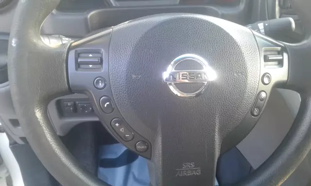 NISSAN NV200 