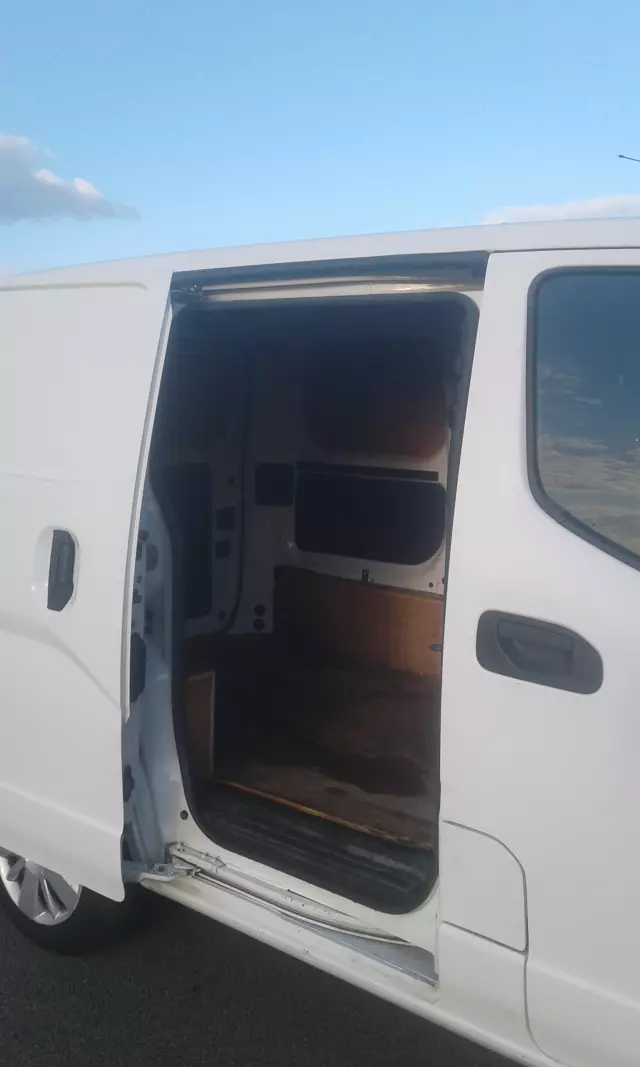 NISSAN NV200 