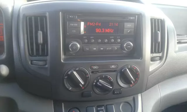 NISSAN NV200 
