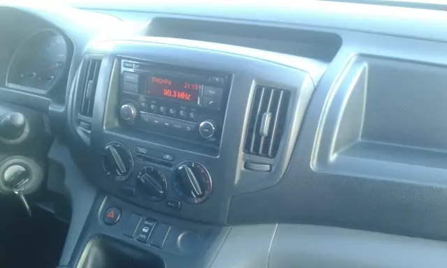 NISSAN NV200 