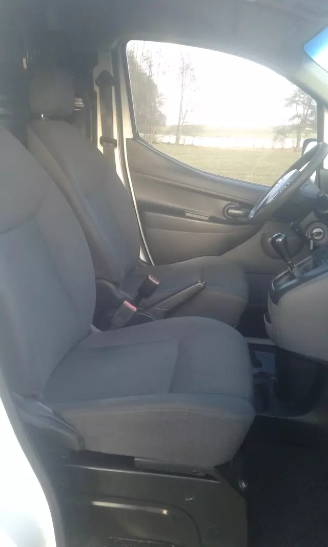 NISSAN NV200 