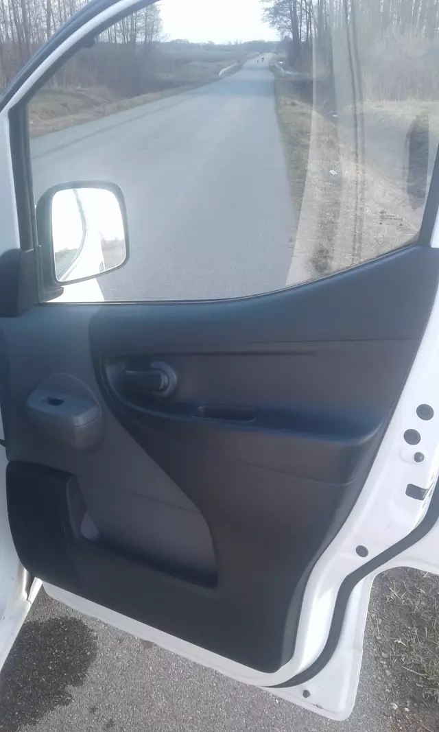 NISSAN NV200 