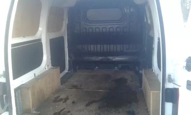 NISSAN NV200 