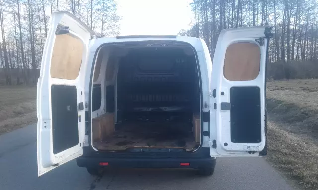 NISSAN NV200 