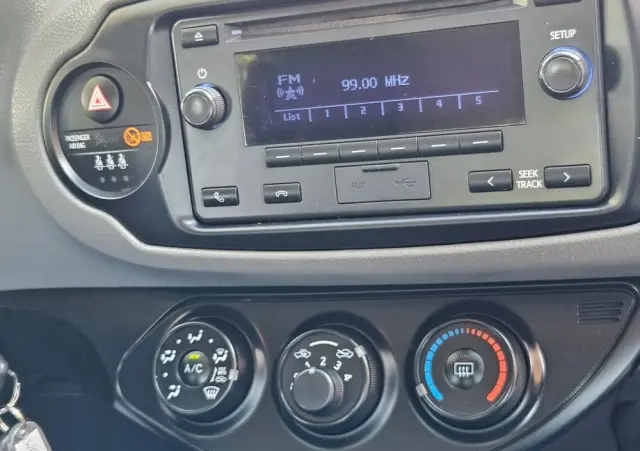 TOYOTA Yaris 1.0 Active