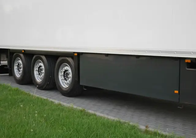 SCHMITZ CARGOBULL Thermo King SLXi 300/ Stan Idealny 